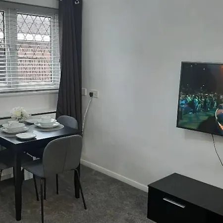 Entire Rental, Easy Reach To Etihad Stadium Manchester Exterior photo