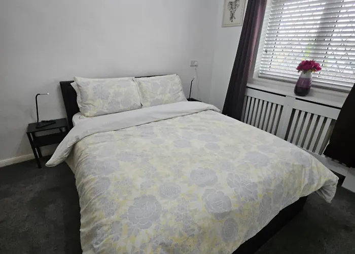 Entire Rental, Easy Reach To Etihad Stadium